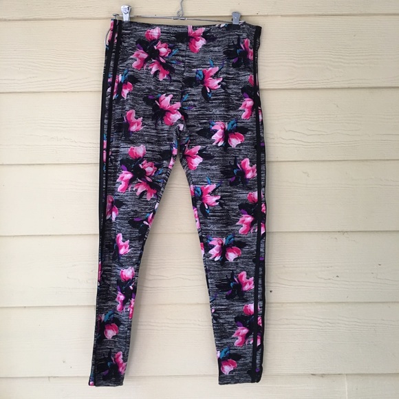 7-9 Pink No Boundaries Juniors Super Soft Side Stripe Ankle Leggings MEDIUM